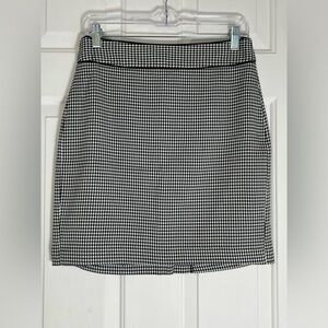 Banana Republic Houndstooth Mini Skirt Size 6 Petite